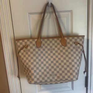 Authentic Louis Vuitton Never Full MM